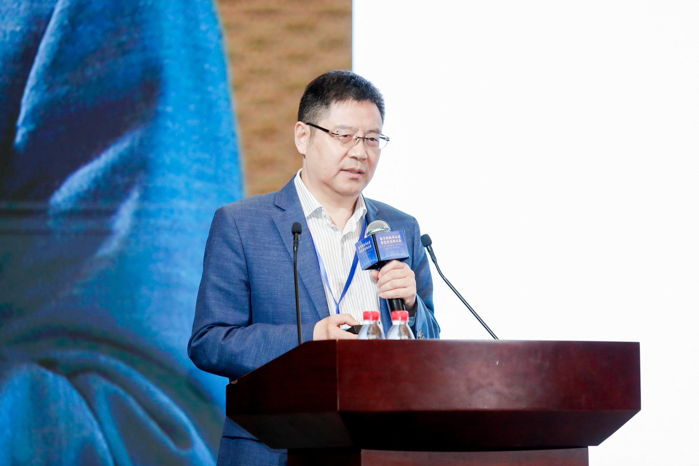 丁烈云院士演讲.jpg